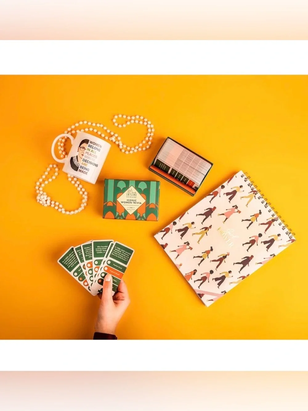 BNIB SKYLINE COLLECTION BY YELLOW CARD GAMES ICONIC WOMEN TRIVA CARD GAME - Picture 4 of 15